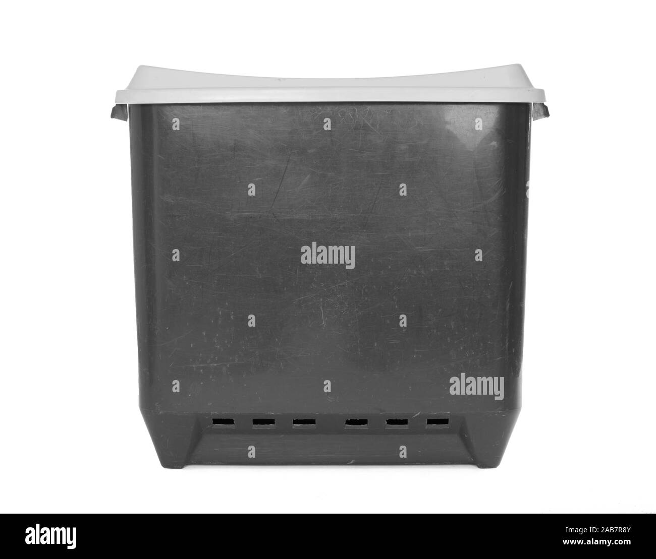 Panier à linge ancien isolé sur fond blanc Banque D'Images