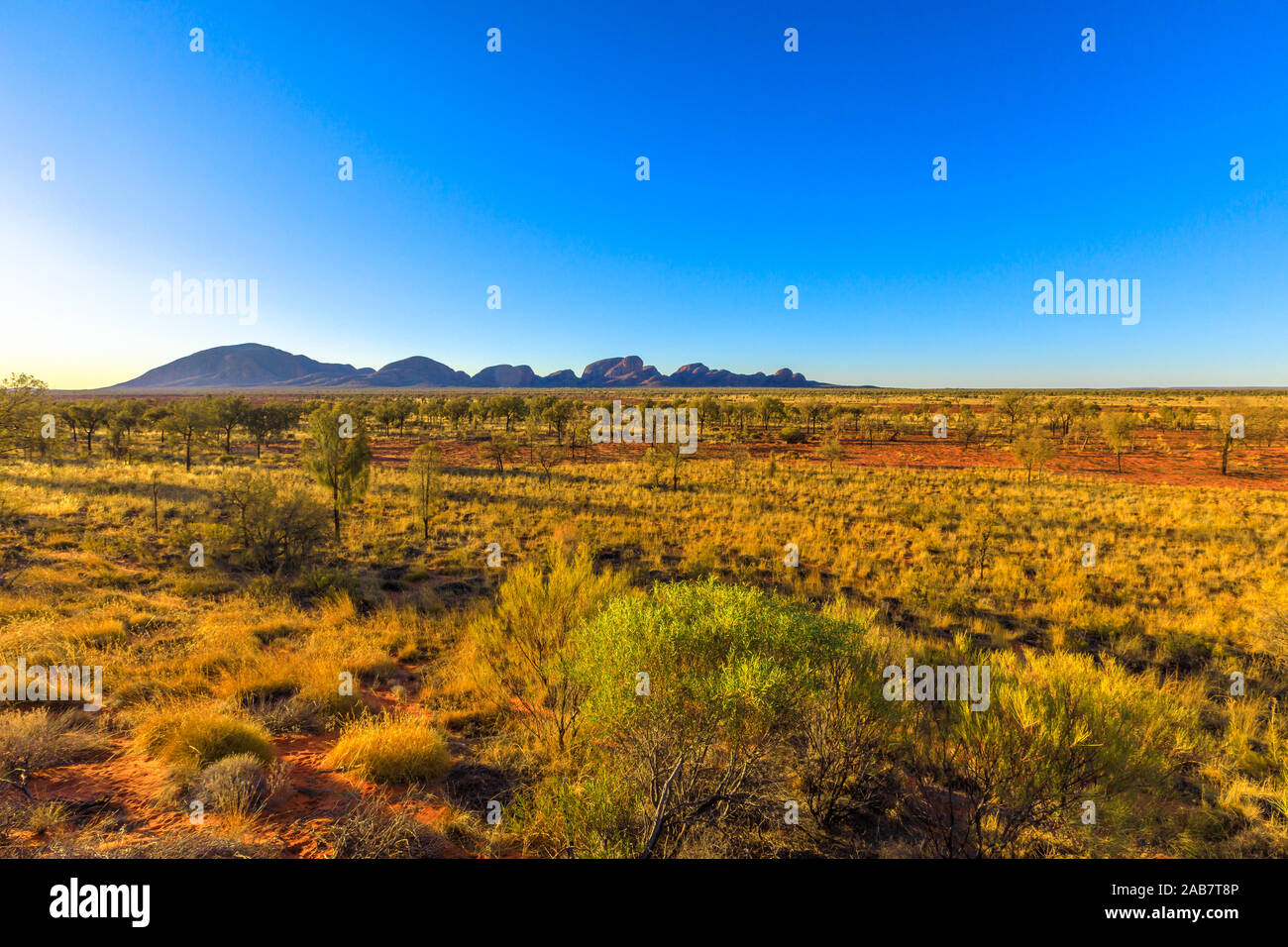 Le mont Olga (Kata Tjuta) dans le Parc National d'Uluru-Kata Tjuta, Site du patrimoine mondial de l'UNESCO, l'Outback australien, Territoire du Nord, Australie, Pacifique Banque D'Images
