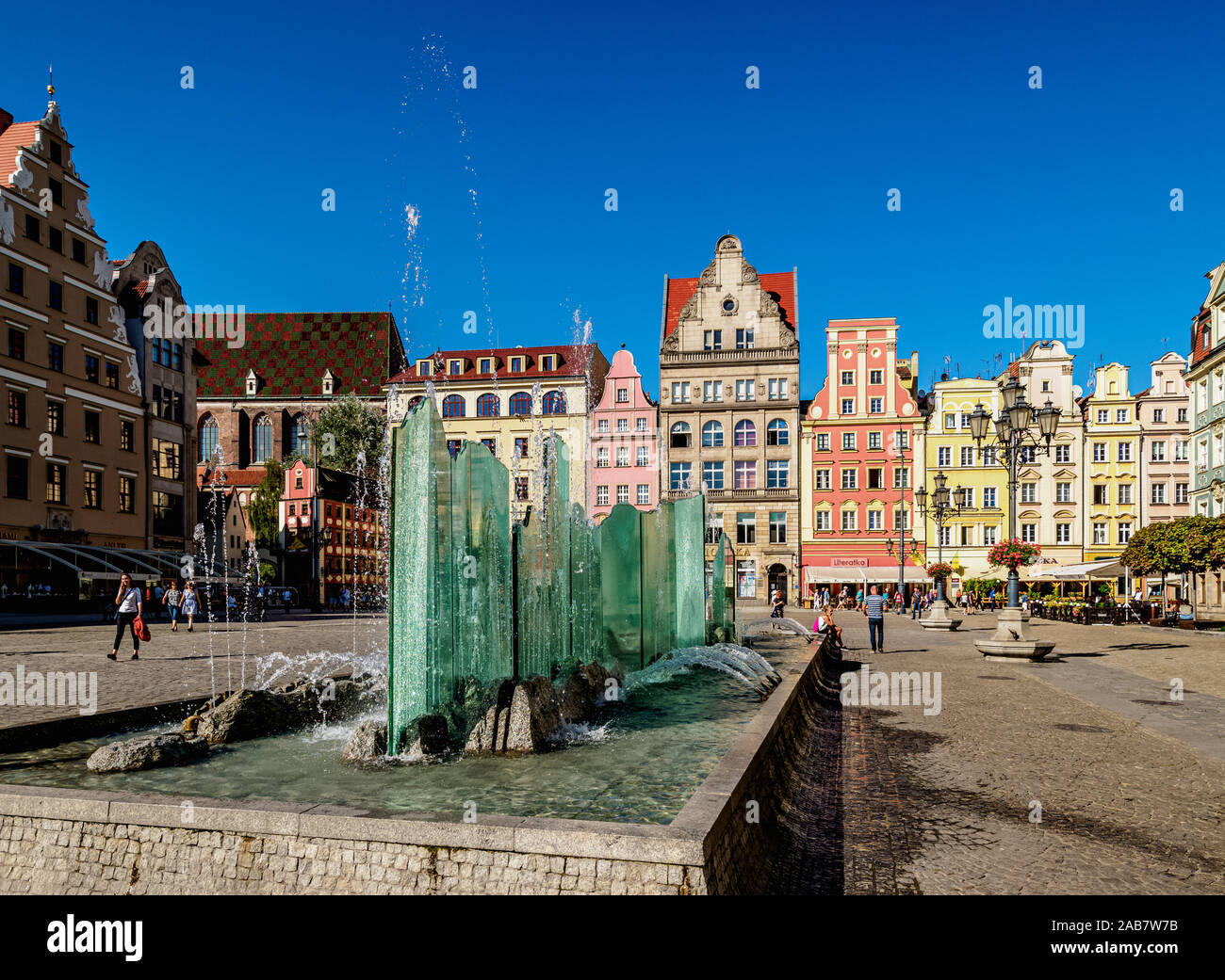 Fontaine et maisons Immeuble à Place du marché de la vieille ville, Wroclaw, Basse-silésie, Pologne, Europe Banque D'Images