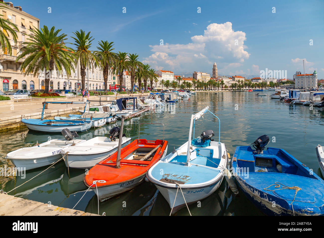 Port de Split avec de la cathédrale saint Domnius, Split, Croatie, la côte dalmate, Europe Banque D'Images