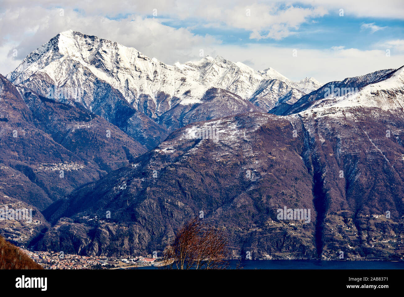 Monte Legnone mountain par le lac de Côme, Lombardie, lacs italiens, Italie, Europe Banque D'Images