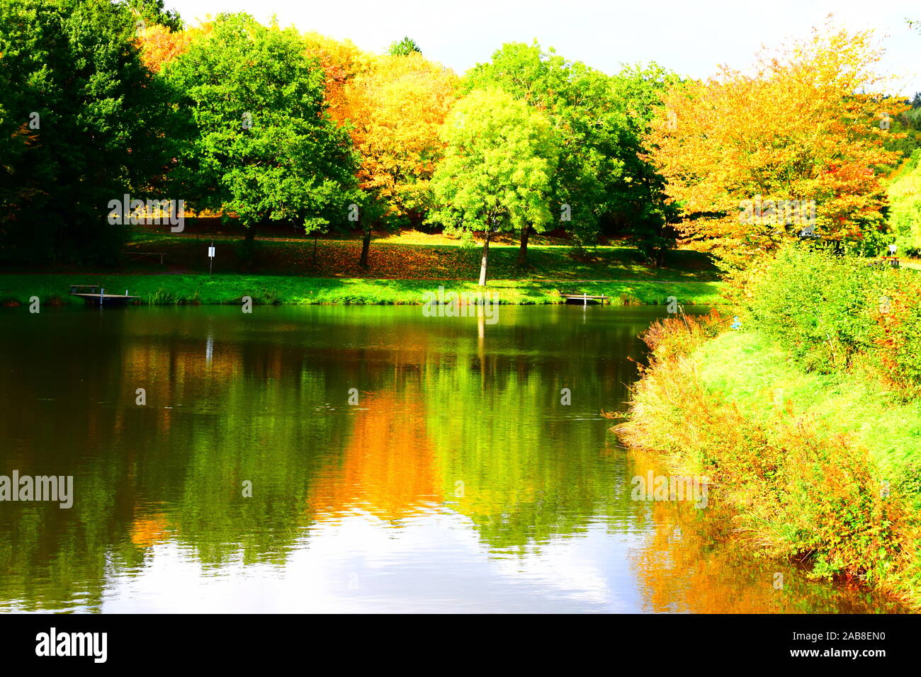 Heilbachsee réservoir dans Gunderath, Eifel Banque D'Images