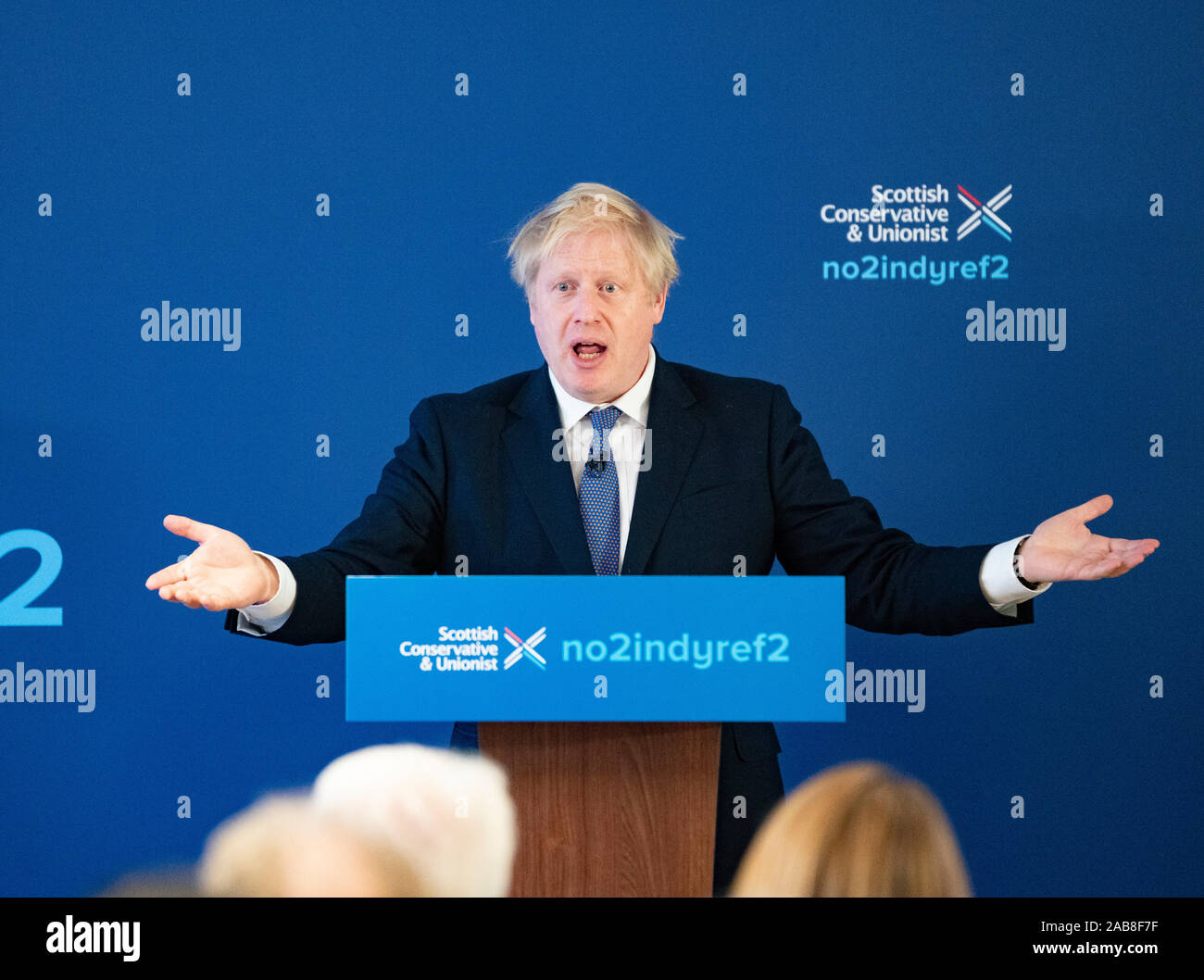 North Queensferry, Ecosse, Royaume-Uni. 26 novembre 2019. Premier ministre Boris Johnson au lancement de conservateurs écossais Manifeste des élections générales dans le Nord Queensferry aujourd'hui. L'objectif principal de manifeste est d'arrêter un second référendum sur l'indépendance écossaise. Iain Masterton/Alamy Live News. Banque D'Images