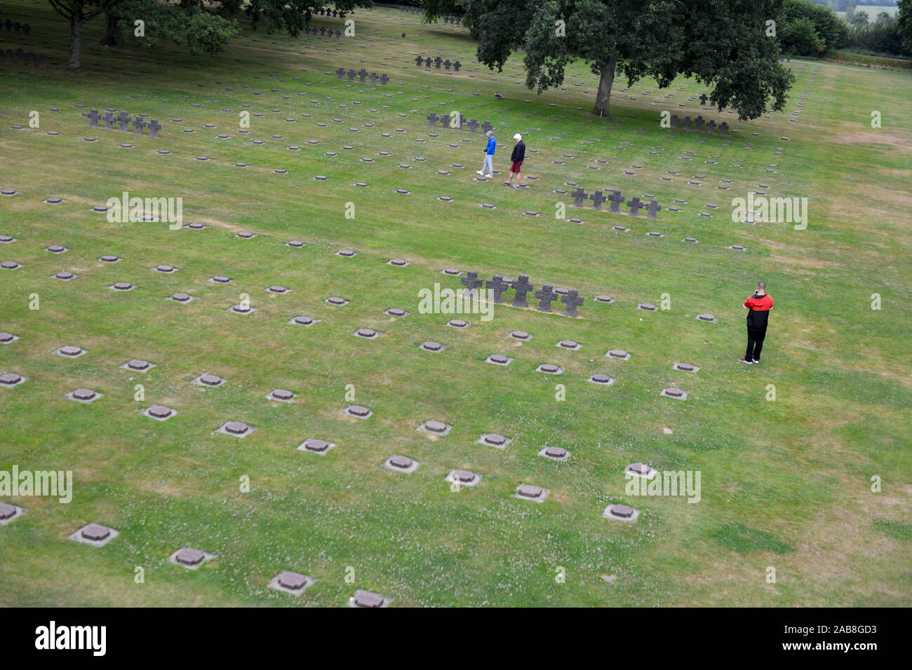 La Cambe (Normandie, nord-ouest de la France) : le cimetière de guerre allemand qui abrite plus de 21000 stèles de soldats allemands qui sont morts pendant la bataille de No Banque D'Images