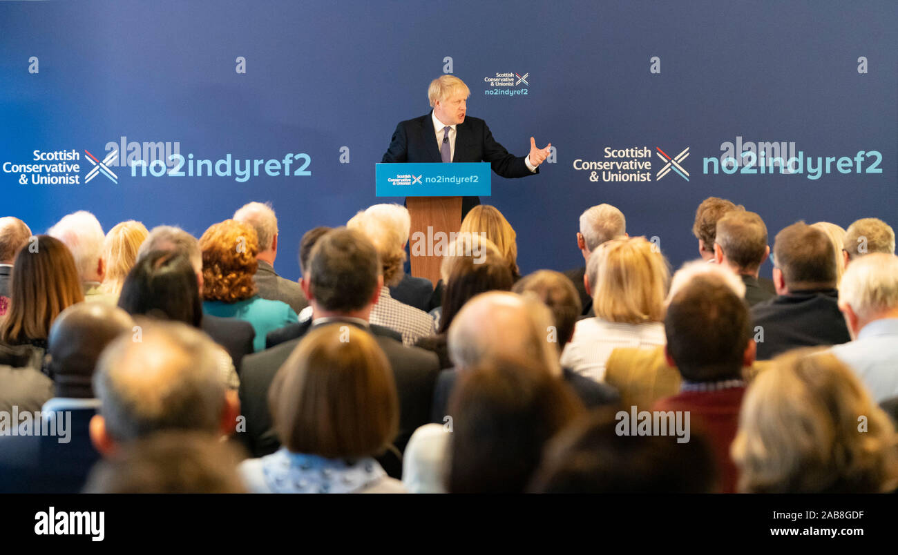North Queensferry, Ecosse, Royaume-Uni. 26 novembre 2019. Premier ministre Boris Johnson au lancement de conservateurs écossais Manifeste des élections générales dans le Nord Queensferry aujourd'hui. L'objectif principal de manifeste est d'arrêter un second référendum sur l'indépendance écossaise. Iain Masterton/Alamy Live News. Banque D'Images