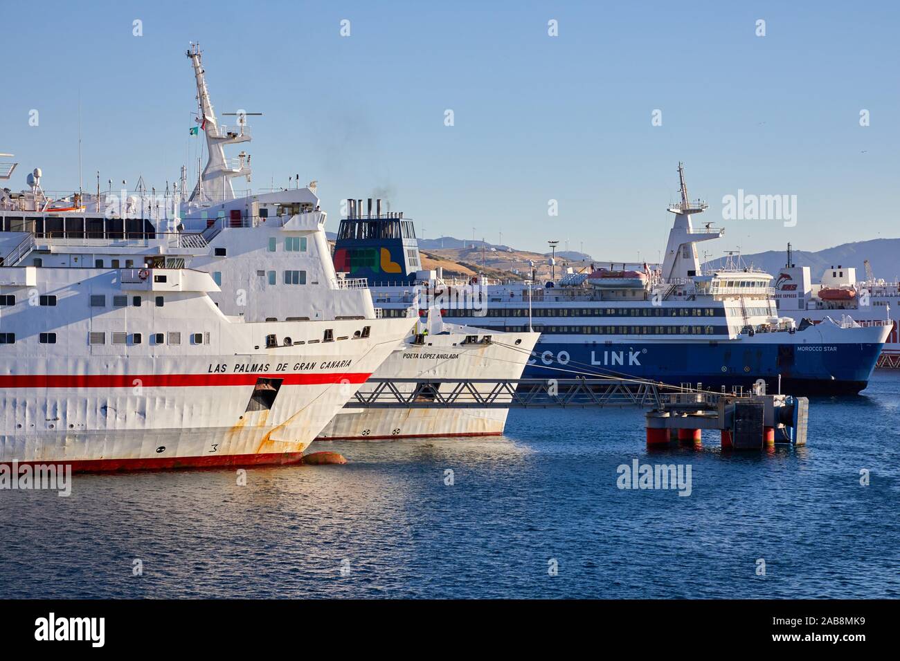 Ferry entre Tanger Maroc et Algeciras Espagne, Port de Tanger Med, Détroit  de Gibraltar, Tanger, Maroc, Afrique Photo Stock - Alamy