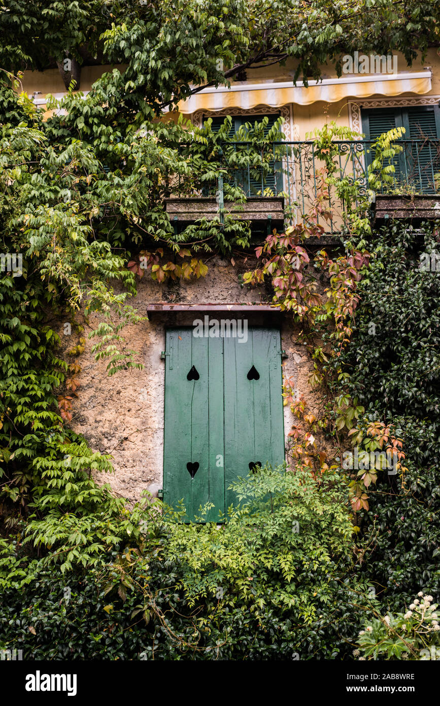 Détail de la fenêtre d'une maison privée sur l'Isola dei Pescatori. Stresa, Lac Majeur Banque D'Images