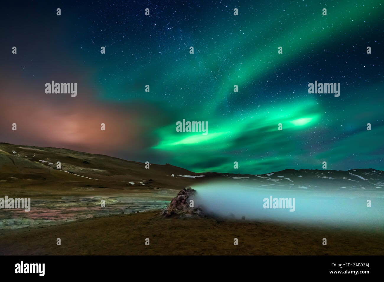 Aurora Borealis, Leirhnukur Hot spring, Namaskard, Islande Banque D'Images