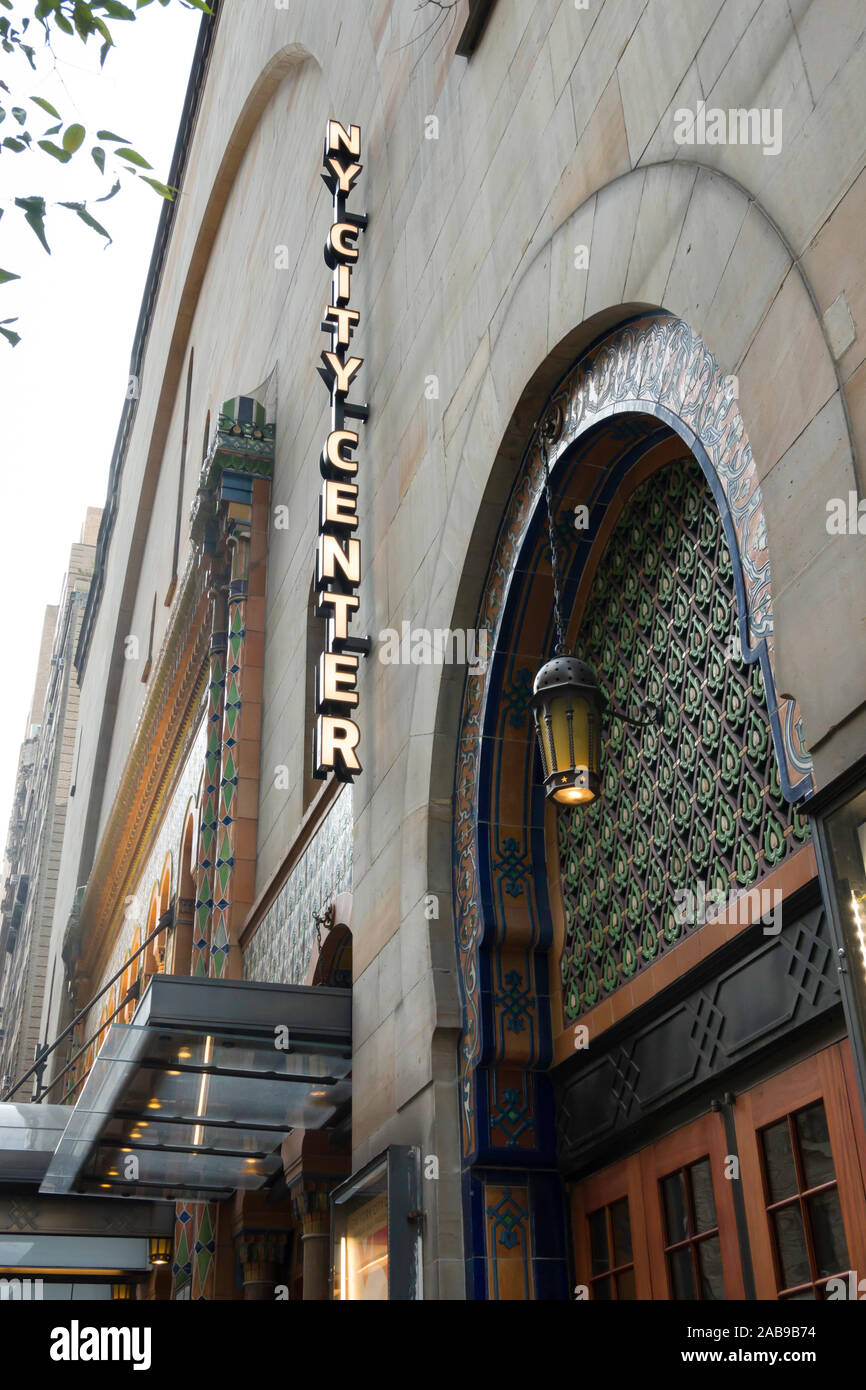 New York City Centre est un 2 257 places théâtre renaissance mauresque situé au 131 West 55th Street, New York, USA Banque D'Images
