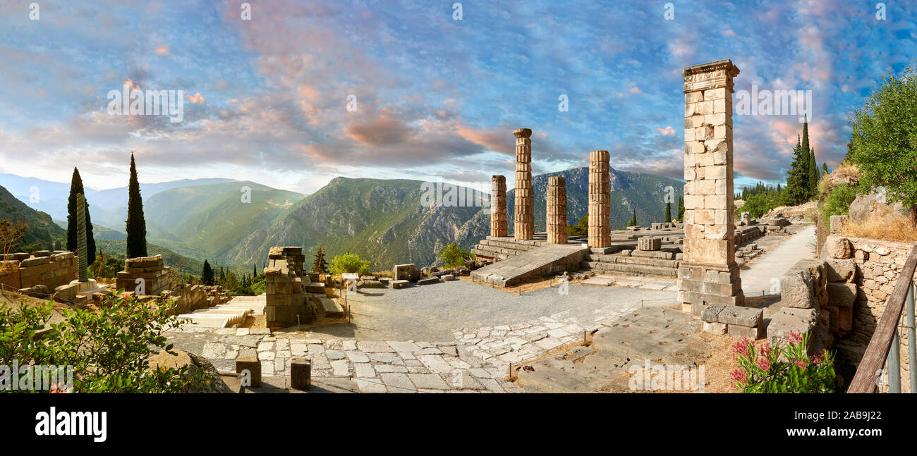 Coloums dorique de Delphes Temple d'Apollon. et les ruines de site archéologique de Delphes, Delphi, Grèce Banque D'Images