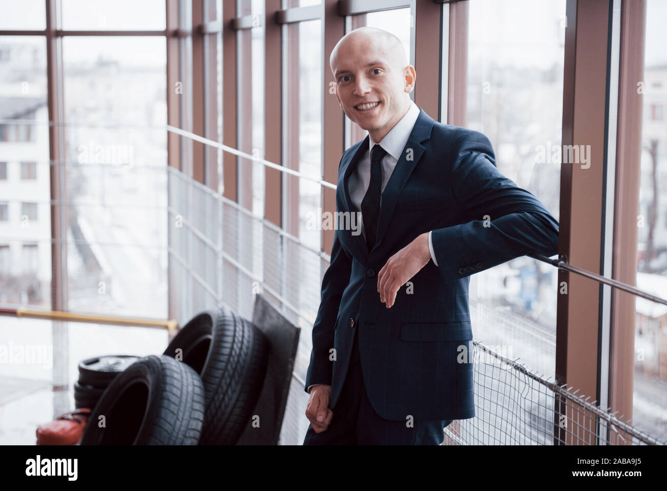 Portrait of a young businessman in office Banque D'Images