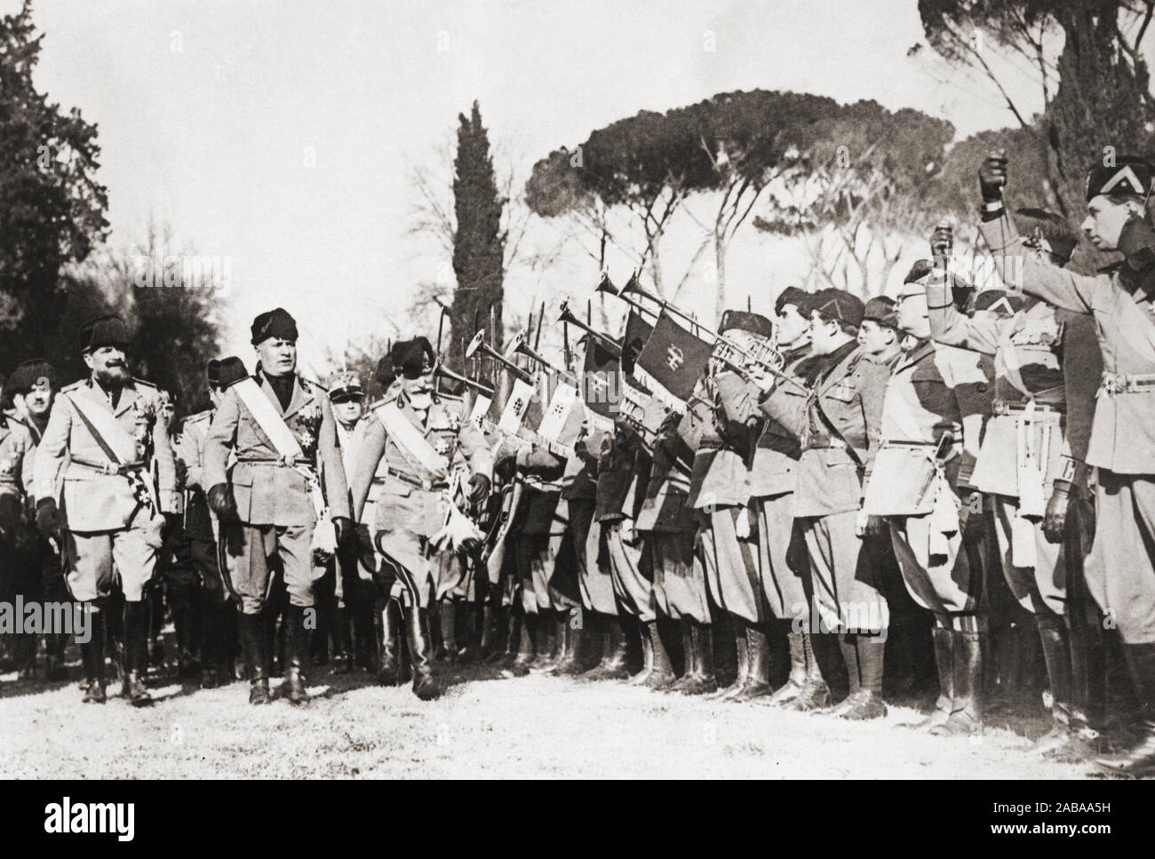 Position De L'italie Pendant La Seconde Guerre Mondiale Benito mussolini 1883 1945 il duce Banque de photographies et d’images