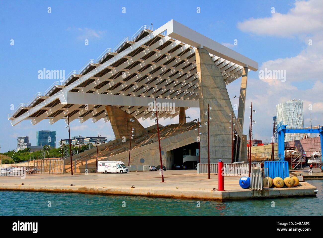 Pergola photovoltaïque, panneaux solaires, Port Forum, Barcelone,  Catalogne, Espagne Photo Stock - Alamy