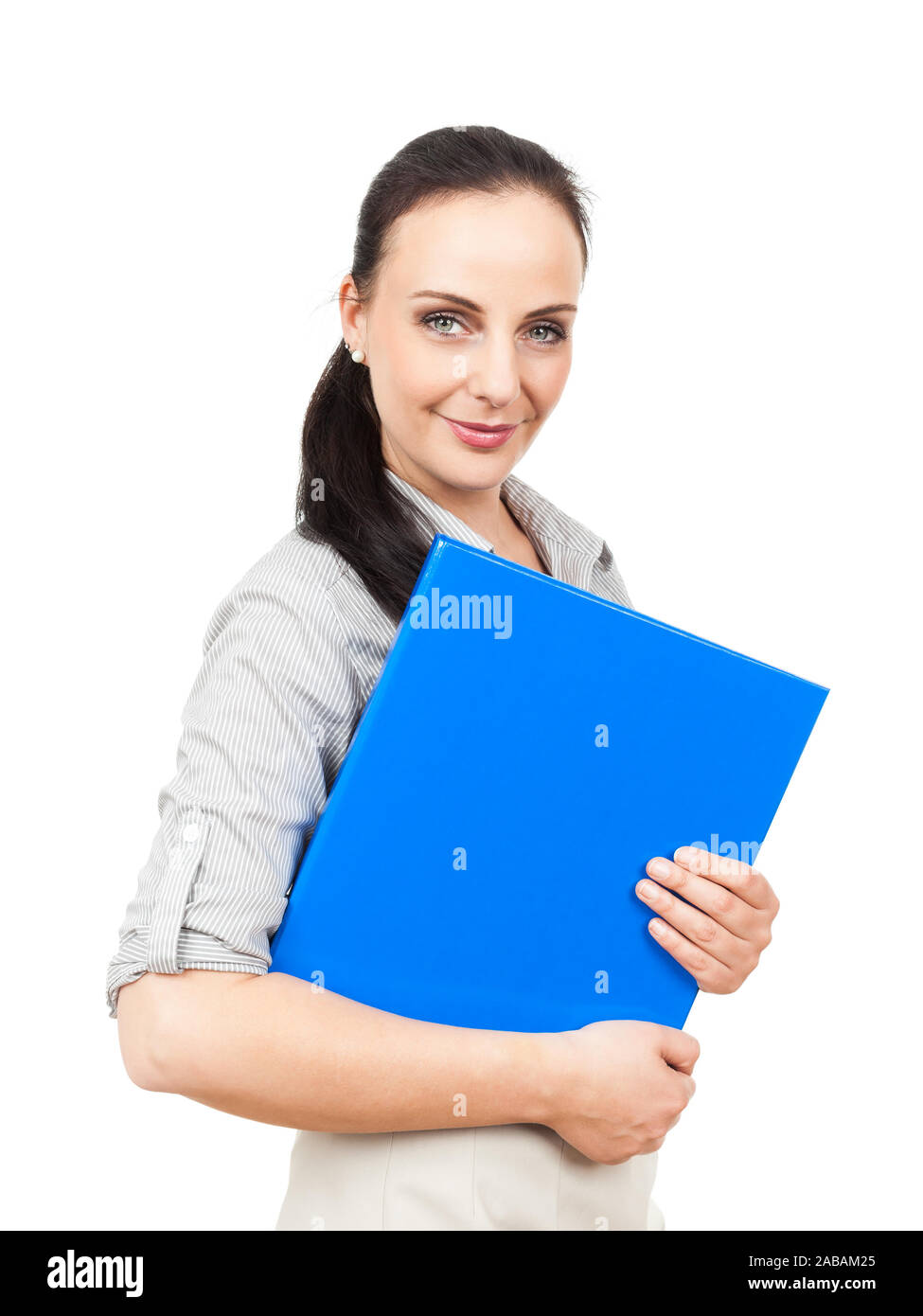 Eine tuechtige Geschaeftsfrau mit blauen Ordner weissem Hintergrund vor Banque D'Images