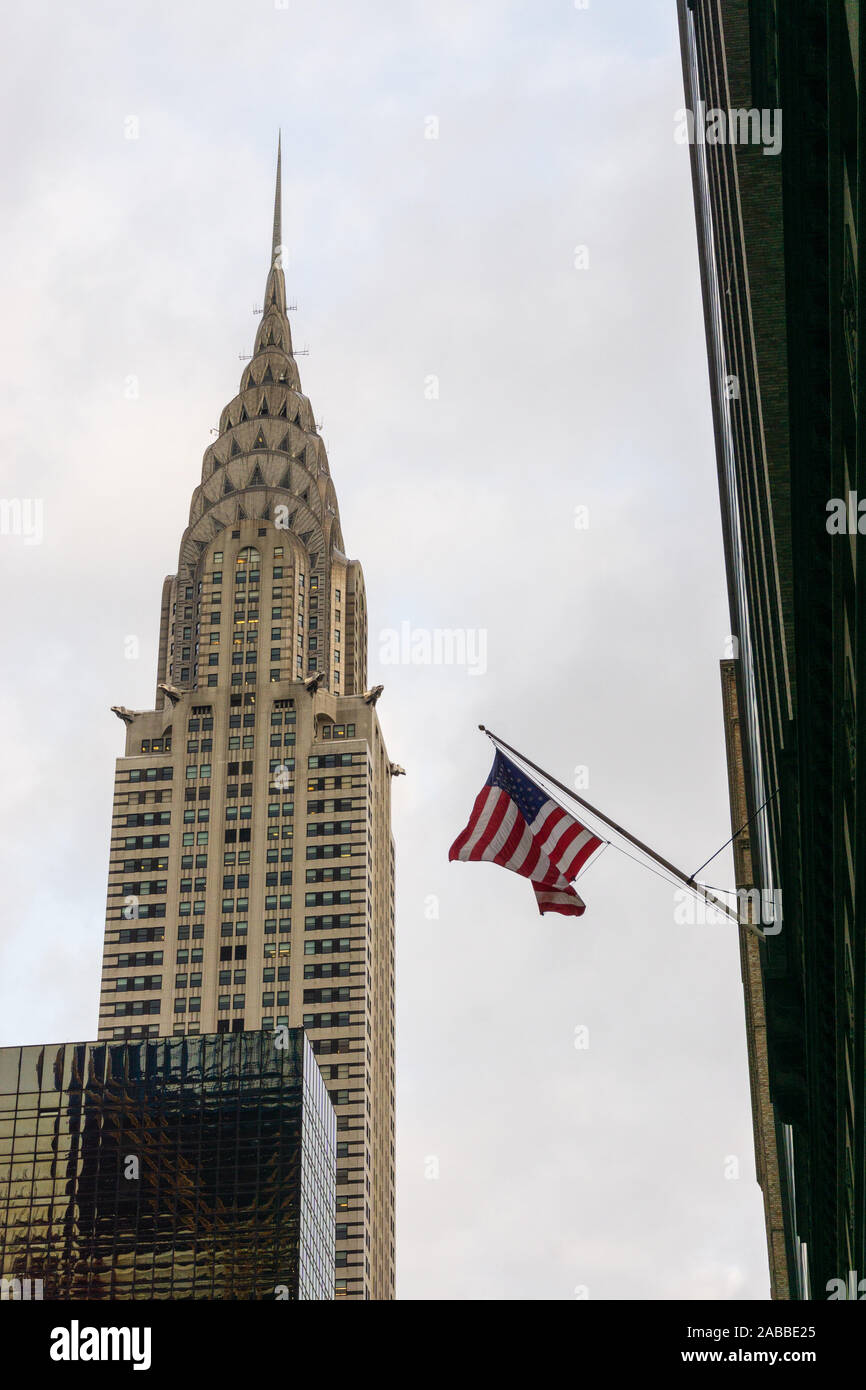 Le Chrysler Building est un gratte-ciel de style Art Déco situé sur le côté est de Manhattan à New York City, Banque D'Images