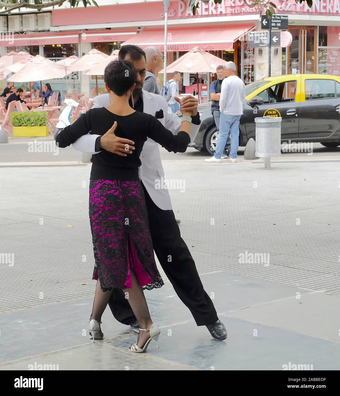 Des danseurs de tango dans Recoleta, Buenos Aires, Argentine Banque D'Images