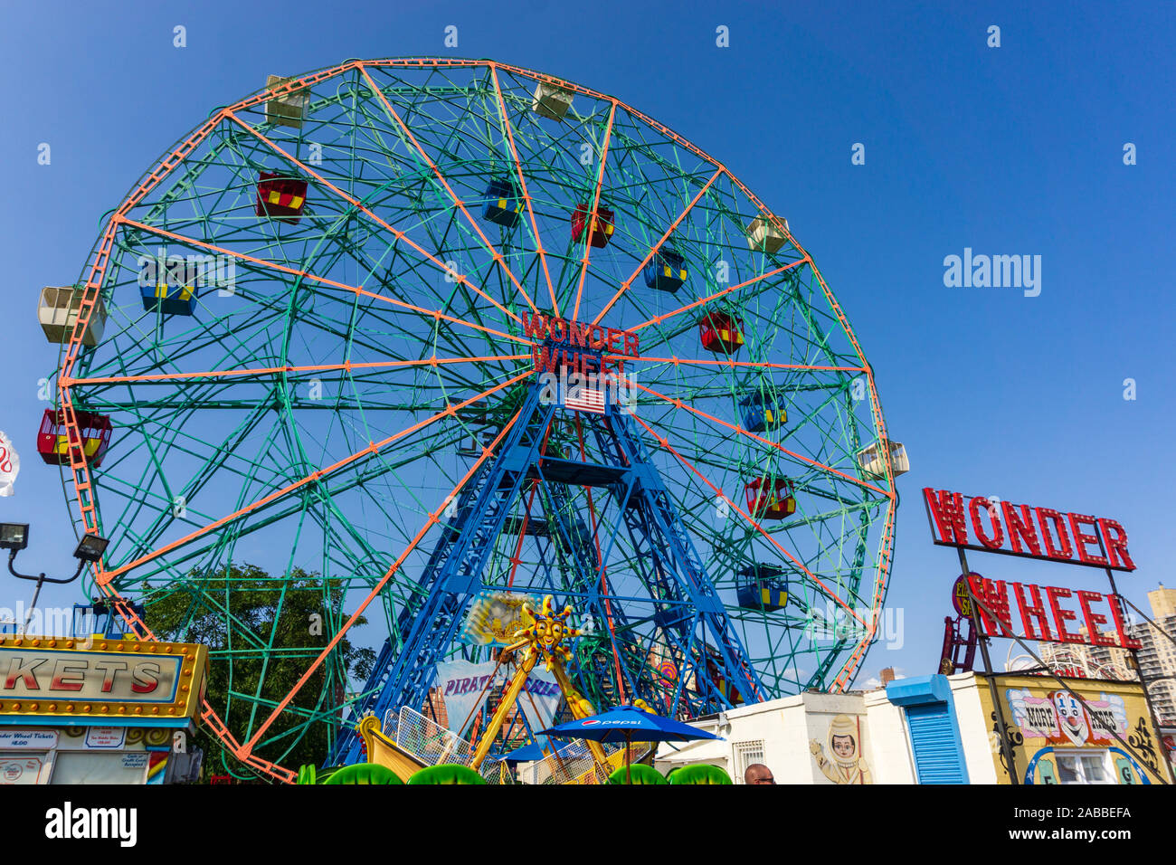 New York, USA - 20 août 2018 : Wonder Wheel situé à Deno's Wonder Wheel Amusement Park dans Coney Island NY . Banque D'Images