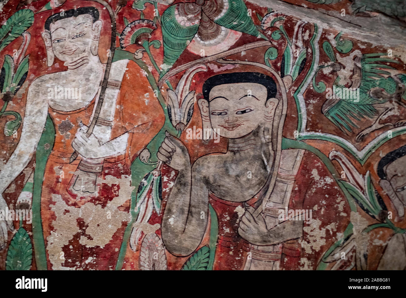 Peintures murales et religieux d'art ornant le Phowin Taung grottes situé le long de la rivière Chindwin, dans le nord-ouest de Myanmar (Birmanie) Banque D'Images