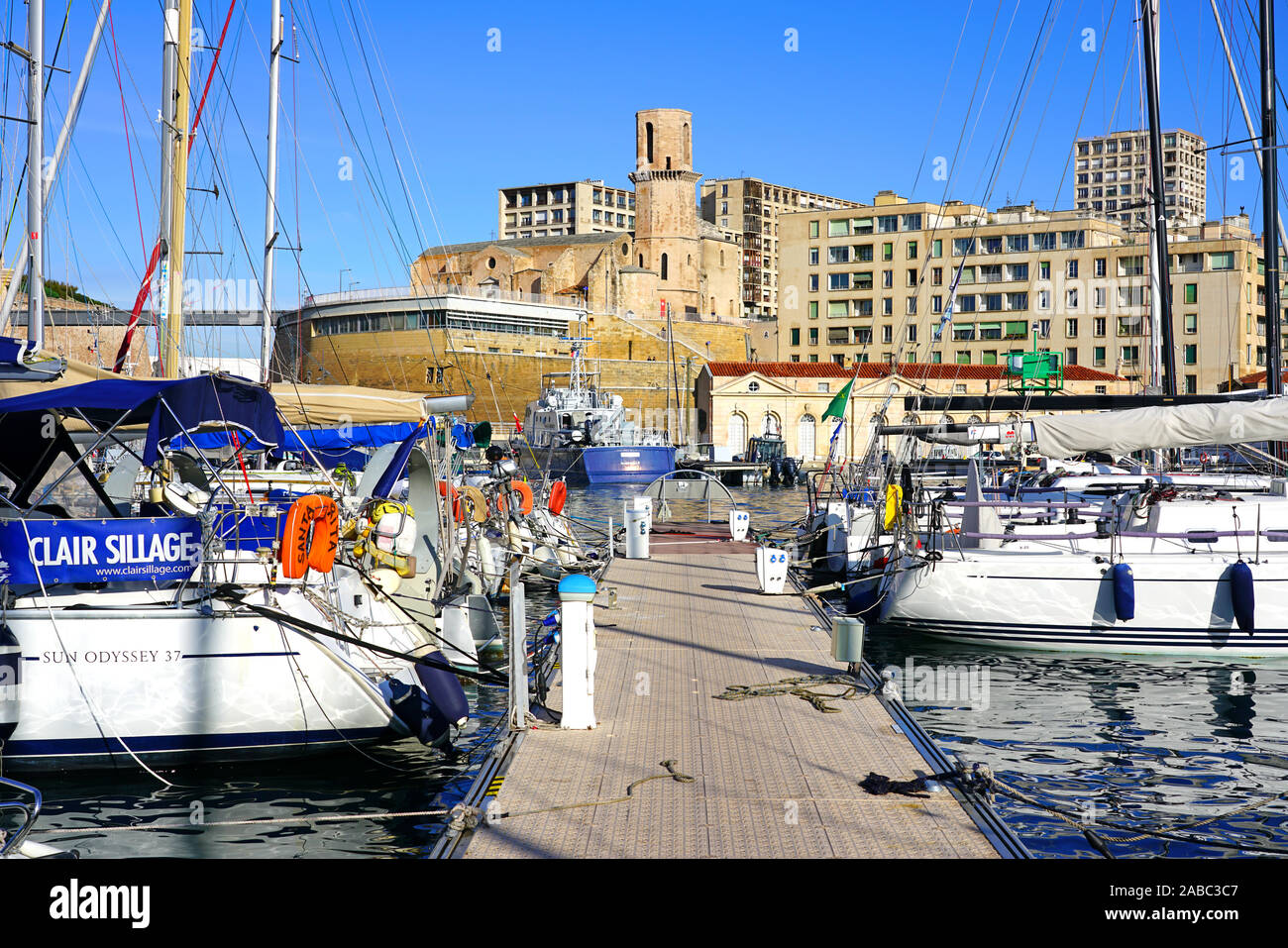 MARSEILLE, FRANCE -13 nov 2019- Vue sur le monument Vieux Port et marina à Marseille, France. Banque D'Images