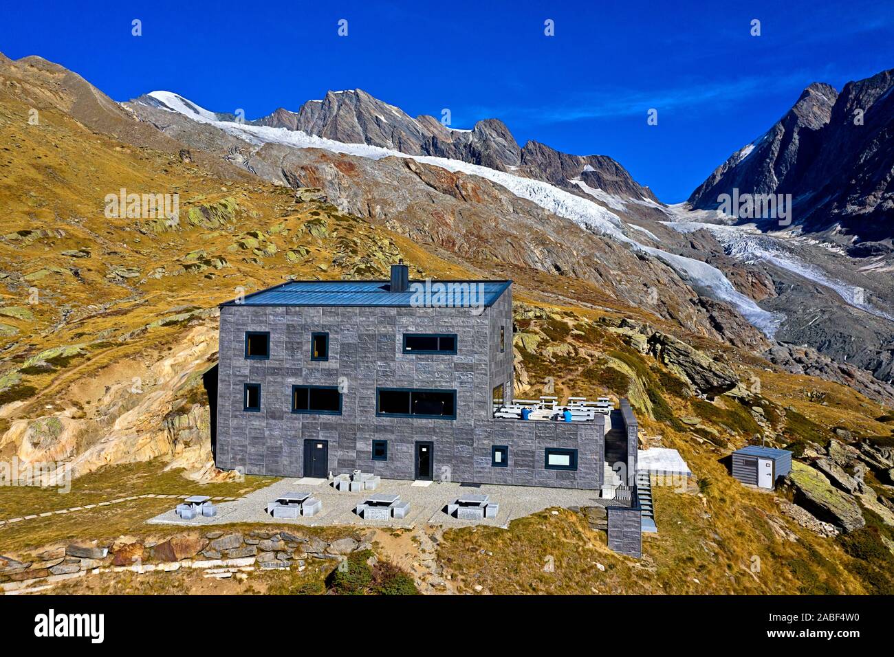Refuge de montagne Peter Tscherrig Anenhütte, Lötschental, Valais, Suisse Banque D'Images