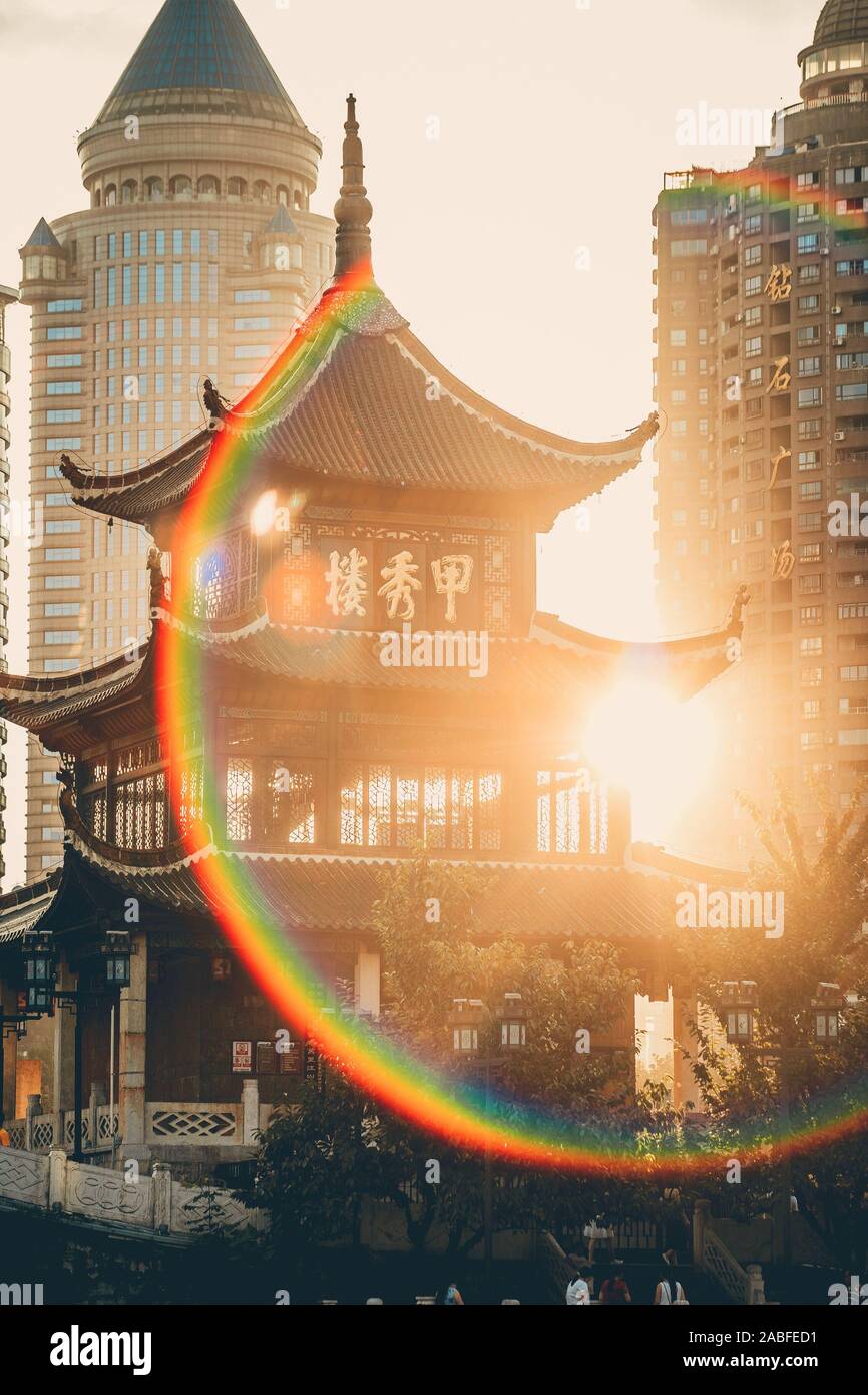 Jia Xiu Pavilion, une attraction touristique locale, a terminé sa rénovation et attirer l'attention en raison de sa belle apparence, au sud-ouest de la ville de Guiyang Ch Banque D'Images