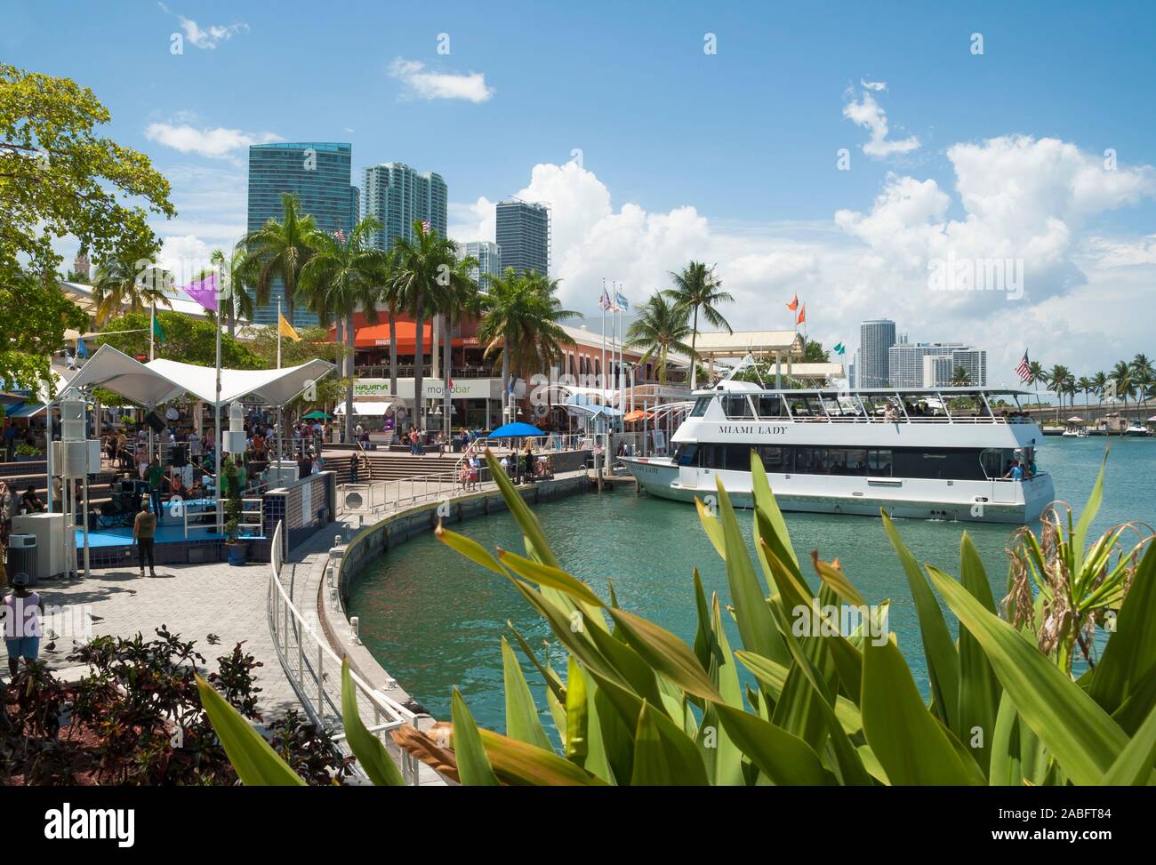 Vue sur le marché Bayside dans le centre-ville de Miami Banque D'Images