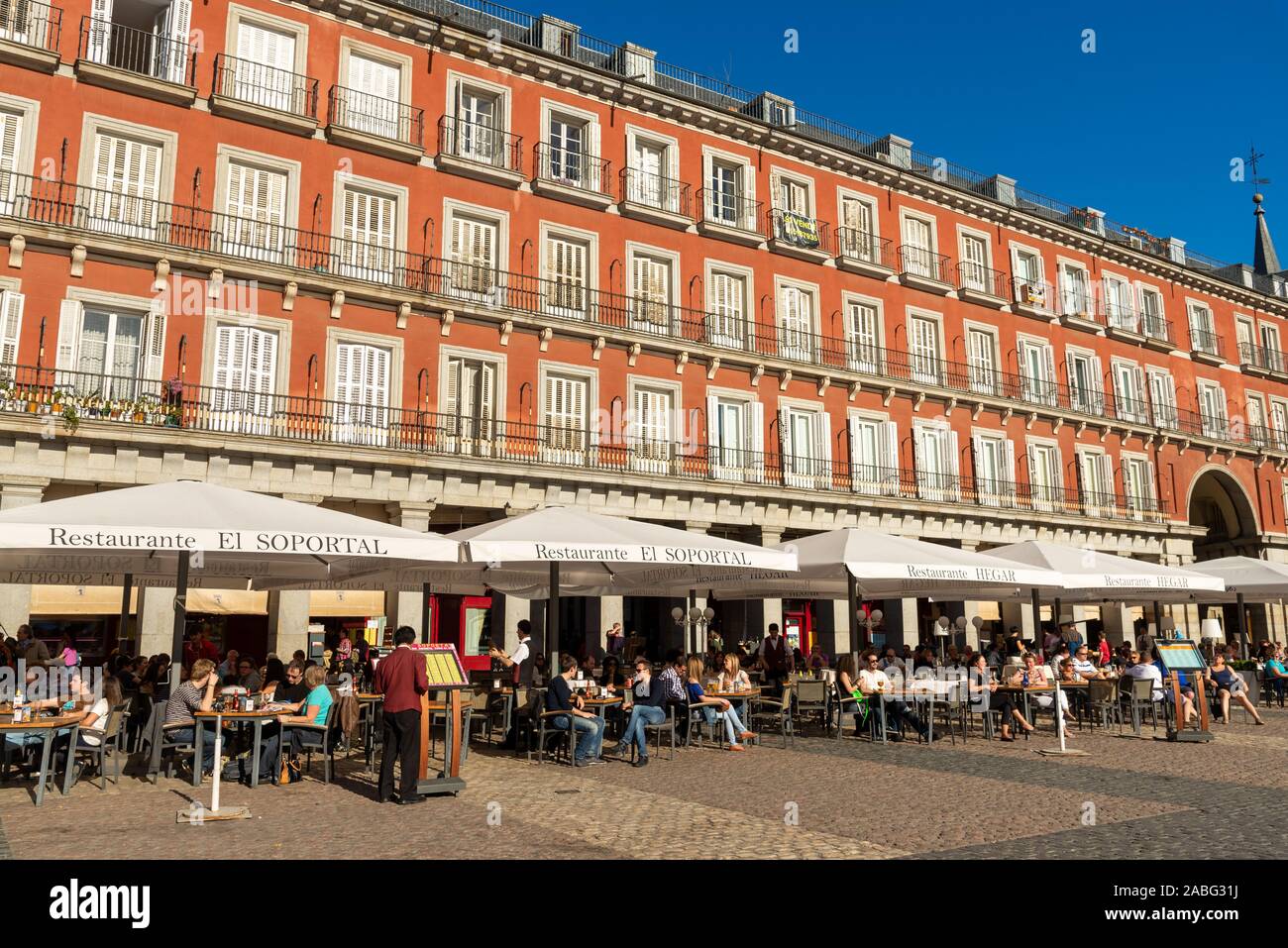 Restaurants dans la Plaza Mayor, Madrid, Espagne Banque D'Images