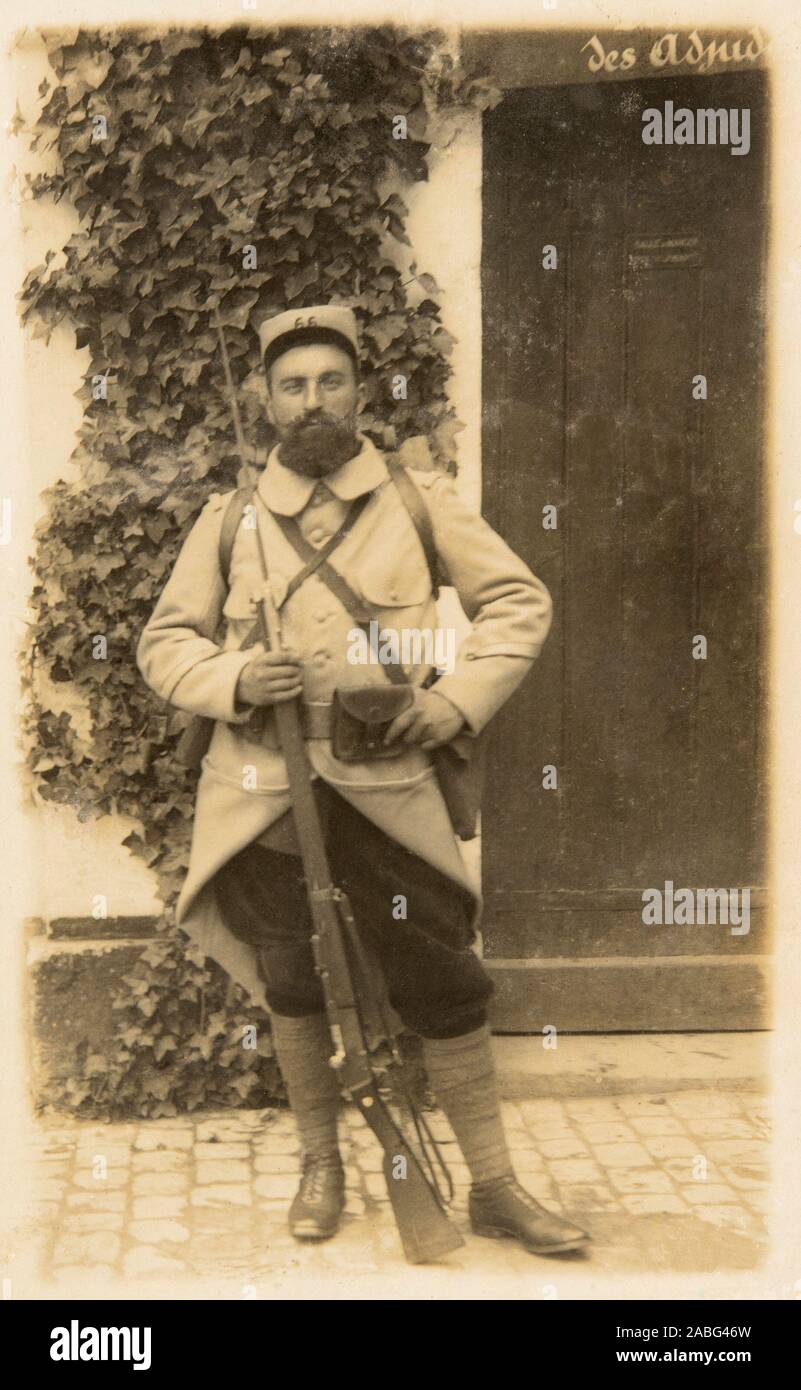 Photographie , Portrait d'un soldat français dans la guerre de 1914 - 18 Banque D'Images