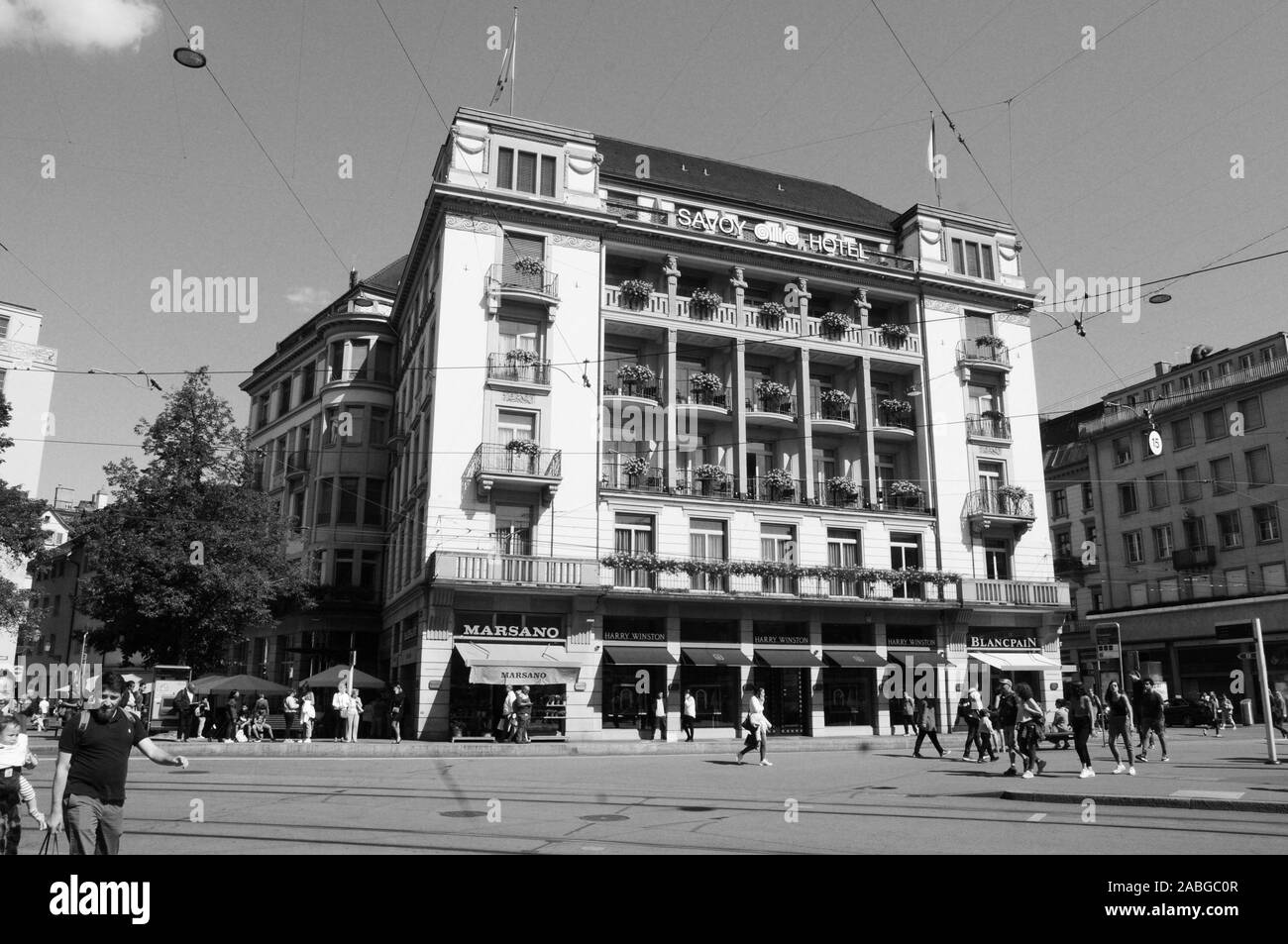 Suisse : Le Savoy Hôtel de luxe avec le Plancpain bijouterie sous à Paradeplatz/Bahnhofstrasse à Zürich City Banque D'Images