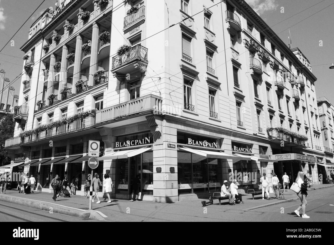 Suisse : Le Savoy Hôtel de luxe avec le Plancpain bijouterie sous à Paradeplatz/Bahnhofstrasse à Zürich City Banque D'Images