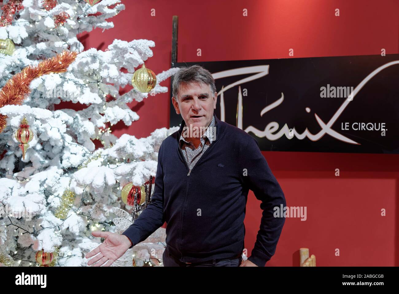 Paris, France.20 novembre 2019. Tex assiste au lancement du « Peres Noel Verts » du secours populaire Français à Paris, en France Banque D'Images