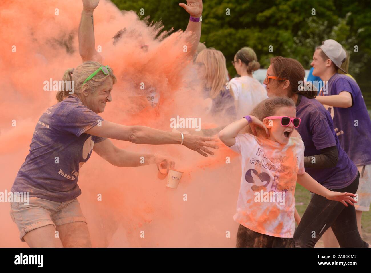 Relations sérieuses In Color Run Banque D'Images