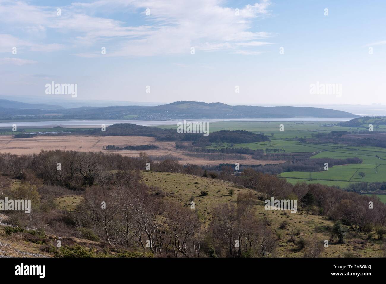 L'estuaire de la rivière Kent avec Arnside Viaduc Banque D'Images