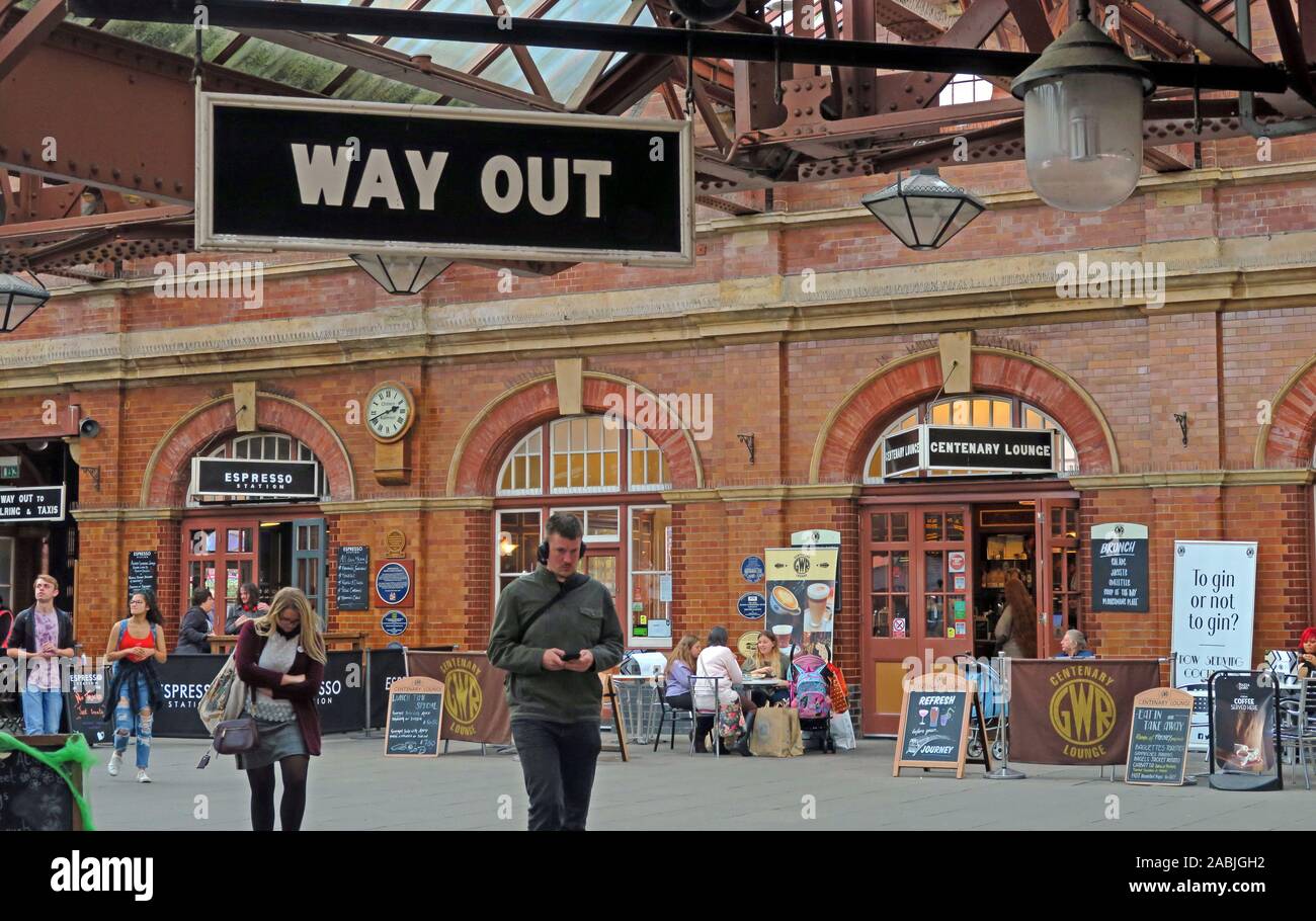 Sortie de la gare de Moor Street, Birmingham, West Midlands, Angleterre, Royaume-Uni, gare historique, B4 7uL Banque D'Images