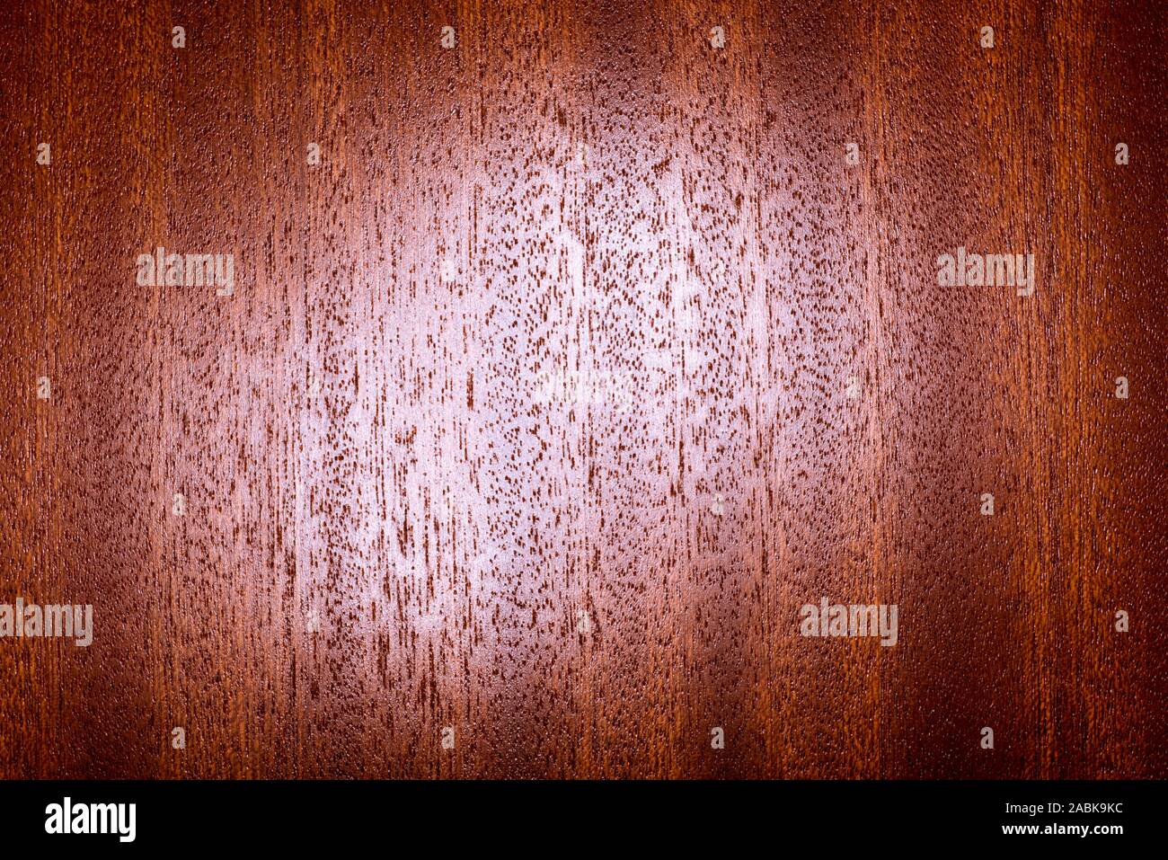 Planche à découper en bois rayé marron. Texture bois Banque D'Images