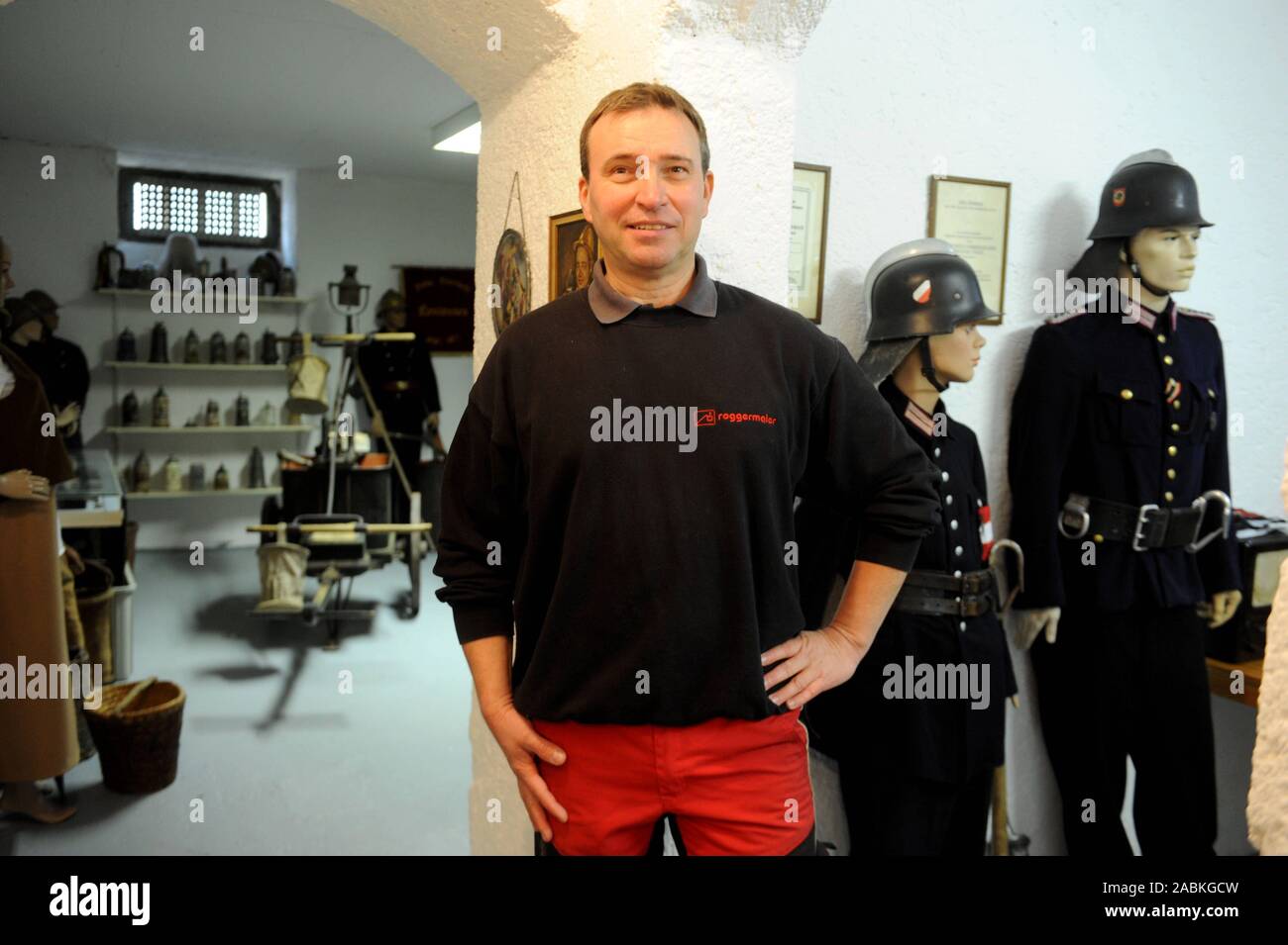 Andreas abend a été la collecte des expositions sur les 150 ans d'histoire de la brigade de pompiers volontaires de Munich pendant des années et à l'exposition dans son musée privé de sa cave. [Traduction automatique] Banque D'Images