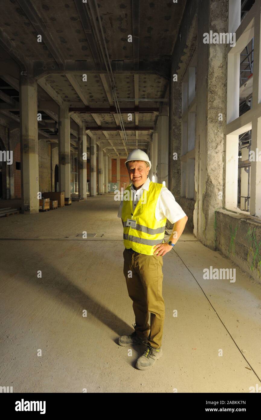 Directeur général Wolfgang M. Heckl visite un site de construction dans le Deutsches Museum. Le complexe est l'objet d'une rénovation générale. [Traduction automatique] Banque D'Images