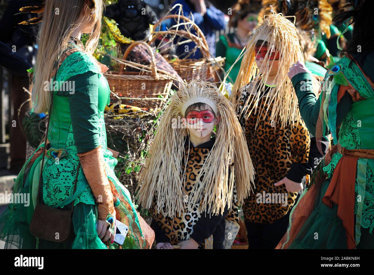 À la partie "ietfurt Carnaval chinois' la petite ville de Beilngries a.d.Rivière Altmühl transforme chaque année le jeudi de l'absurde les premières heures du matin dans la nuit dans un Bavarian-China empire. Sous la devise 'Kille Wau und Fu-Gao-di - nach Bayrisch Chine muss ma hie !' Le carnaval procession avec du vrai et faux chinois dans environ 45 groupes auront lieu à 14 heures à travers la ville. [Traduction automatique] Banque D'Images