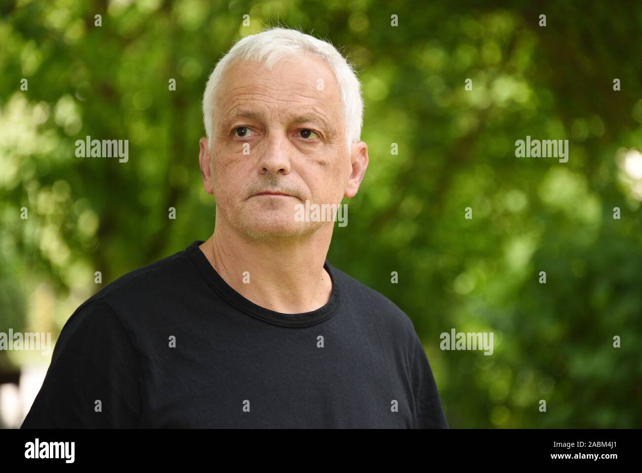 Axel Sanjosé, poète et traducteur de la littérature catalane et collectionneur de crow poèmes. [Traduction automatique] Banque D'Images