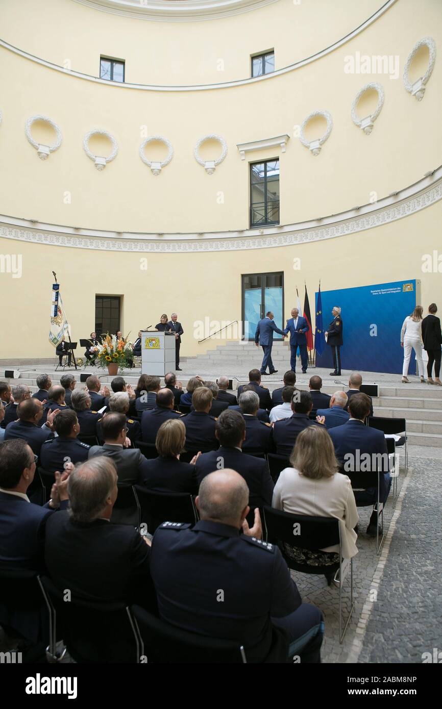 Le ministre de l'Intérieur bavarois, Joachim Herrmann (CSU) à la cérémonie de remise du prix de la Médaille de courage civil au Ministère de l'intérieur. [Traduction automatique] Banque D'Images