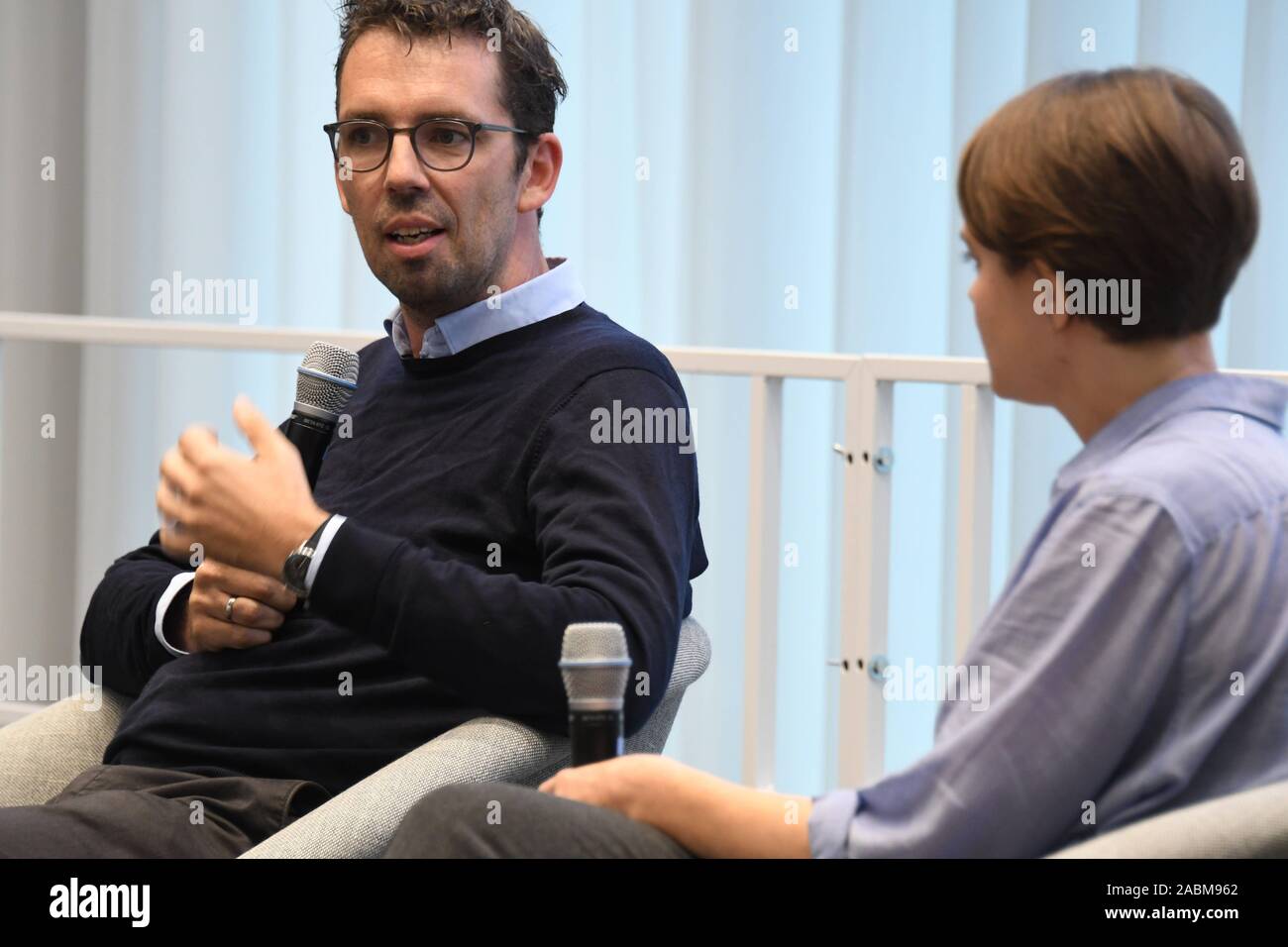 Dirk von Gehlen et Nadja Schlüter lors de la nuit de la SZ auteurs dans l'Auditorium de Siemens sur 'Comment vendredi pour de futures est en train de changer la politique". [Traduction automatique] Banque D'Images