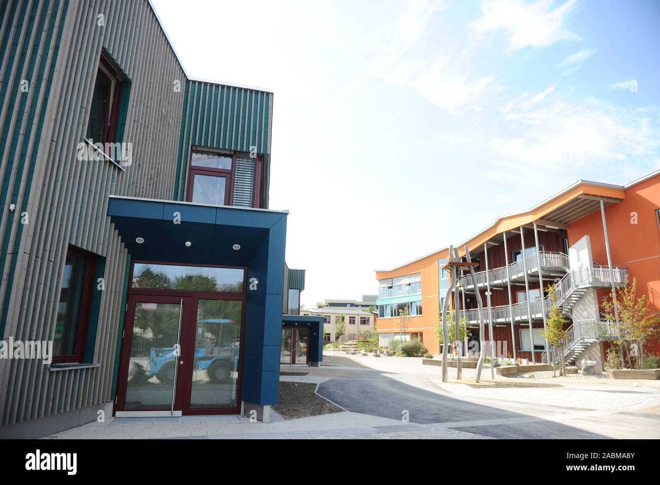 La Freie Waldorfschule München Südwest en Züricherstraße 9 dans Forstenried élargit son campus pour inclure une école de grammaire, d'un théâtre, d'administration et une salle de sport. [Traduction automatique] Banque D'Images