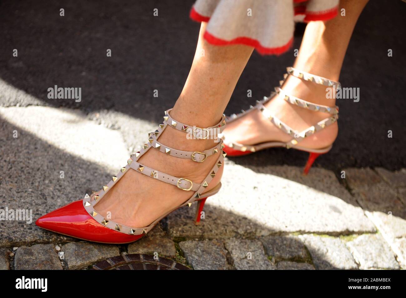 Chaussures à la mode à la Dirndl à l'Oktoberfest de Munich. [Traduction  automatique] Photo Stock - Alamy