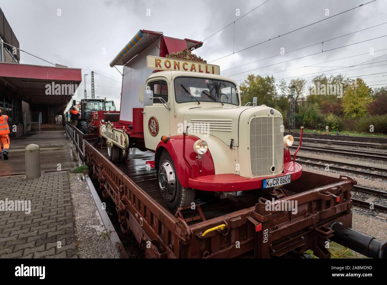 Le cirque de la flotte Roncallli arrivera sur un train spécial à Munich (Haute-Bavière) le mercredi, 9 octobre 2019. [Traduction automatique] Banque D'Images