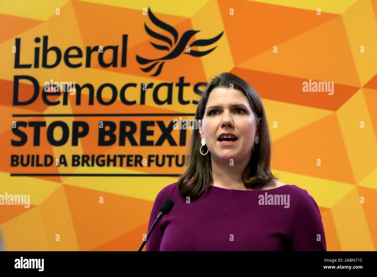 London / UK - 28 novembre 2019 : chef des démocrates libéraux Jo Swinson, Boris Johnson, attaques comme inapte à être premier ministre, lors d'un discours dans la campagne électorale britannique Banque D'Images