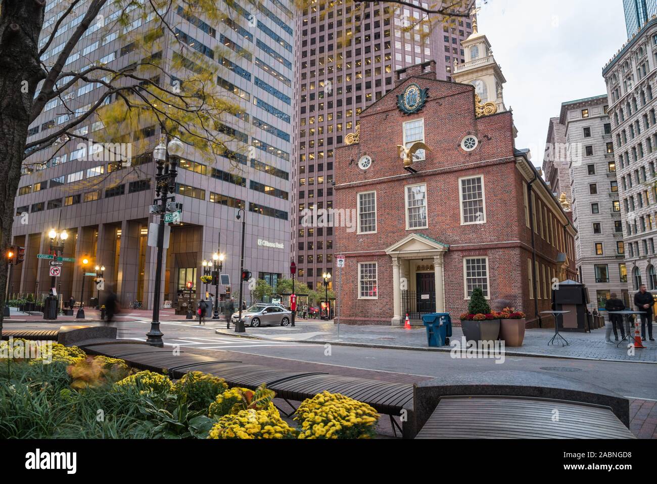 Voir l'historique de l'Old State House dans le centre-ville de Boston sur soirée d'automne Banque D'Images