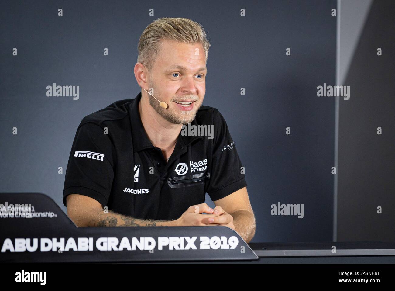 Abu Dhabi, Emirats Arabes Unis. 28 Nov, 2019. Haas F1 Team pilote danois Kevin Magnussen assiste à une conférence de presse avant le départ de l'Abu Dhabi Grand Prix de Formule 1 week-end au Circuit de Yas Marina à Abu Dhabi. Credit : SOPA/Alamy Images Limited Live News Banque D'Images