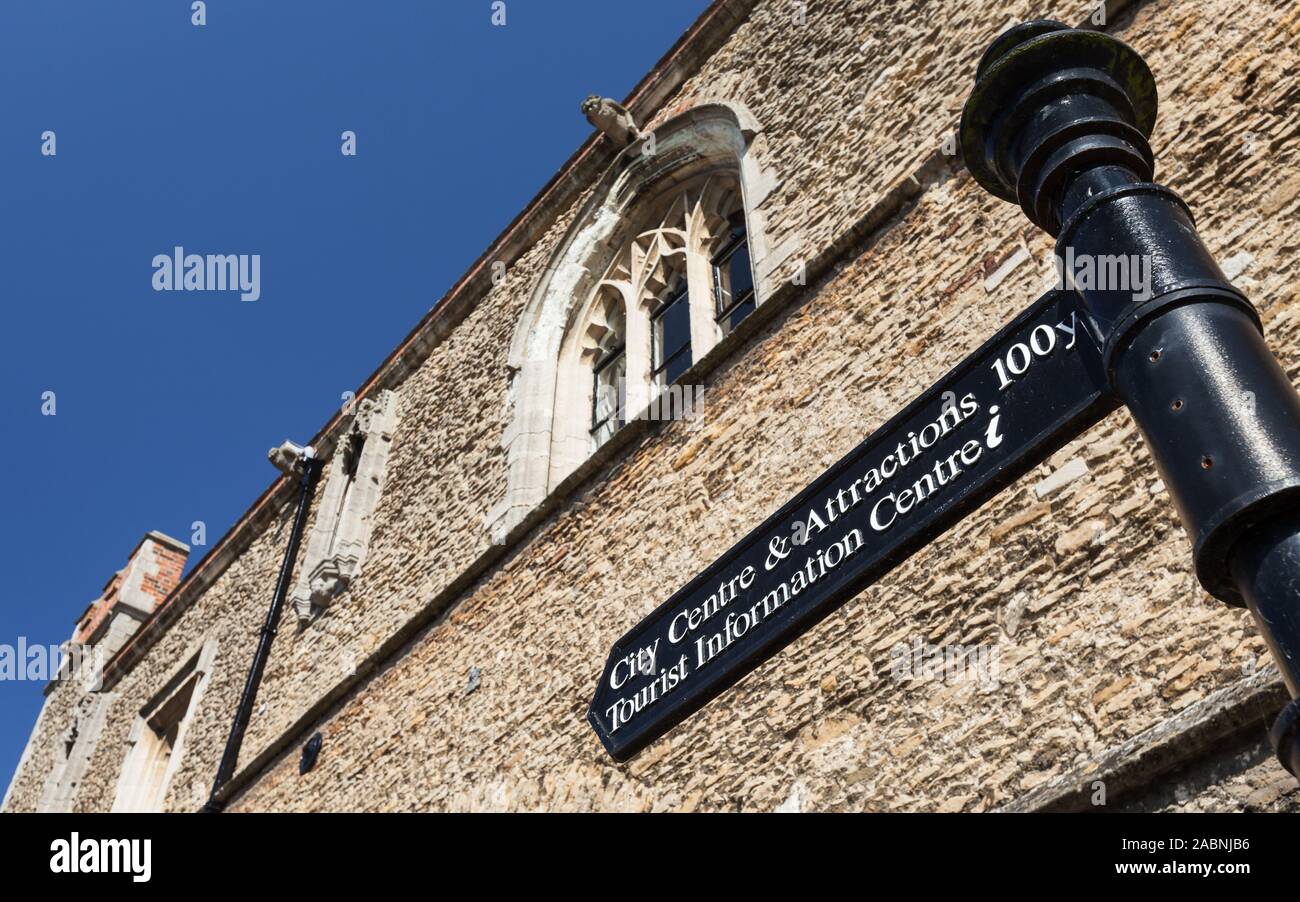 Informations touristiques sur Inscription. Un typique UK Informations touristiques attractions générique fléchage dans la ville d'Ely, Cambridgeshire. Banque D'Images