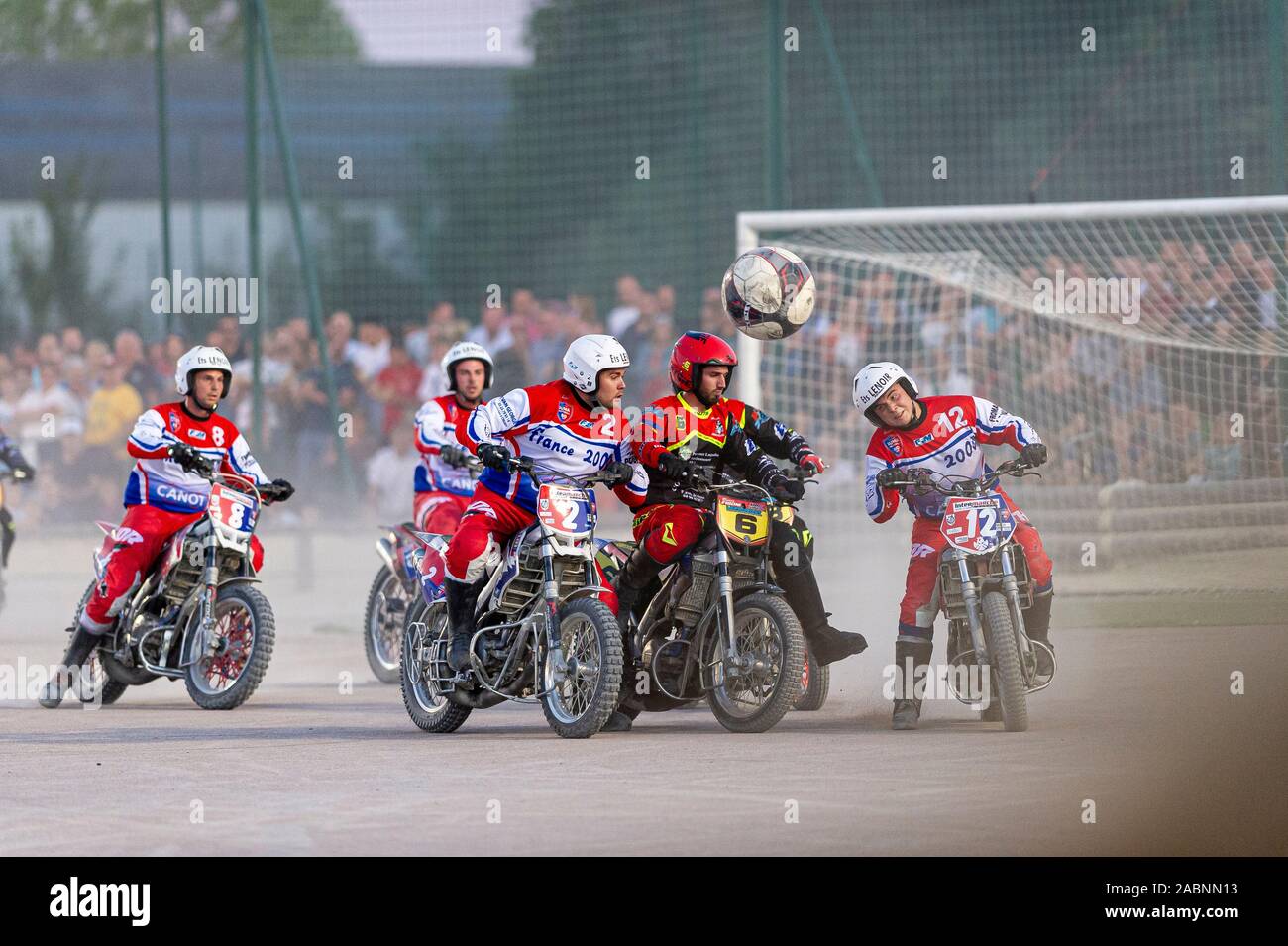 Troyes (nord-est de la France), 2019/09/14 : victoire de la SUMA Troyes  contre l'équipe de Carpentras (3-1) en finale de la Coupe de France Motoball.  Motoball Photo Stock - Alamy