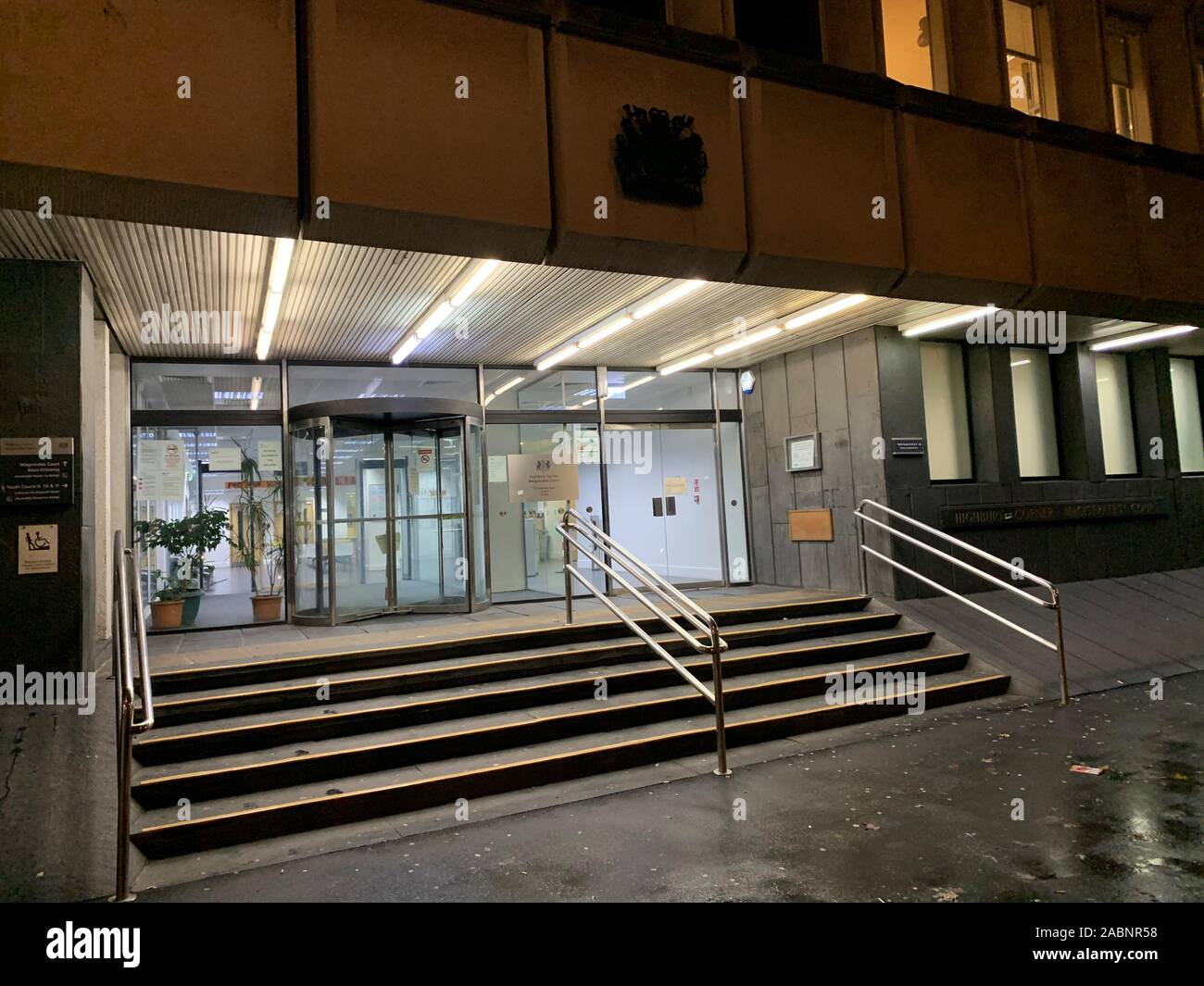 Vue générale de l'entrée principale de Highbury Corner Magistrates' Court au nord de Londres. PA Photo. Photo date : Jeudi 28 Novembre, 2019. Crédit photo doit se lire : Jess Glass/PA Wire Banque D'Images